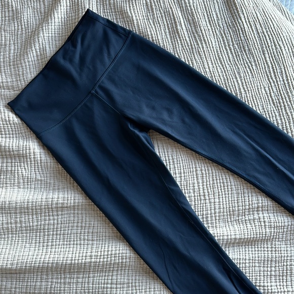 Lululemon Wunder Train HR Tight 28” in True Navy - Picture 3 of 8